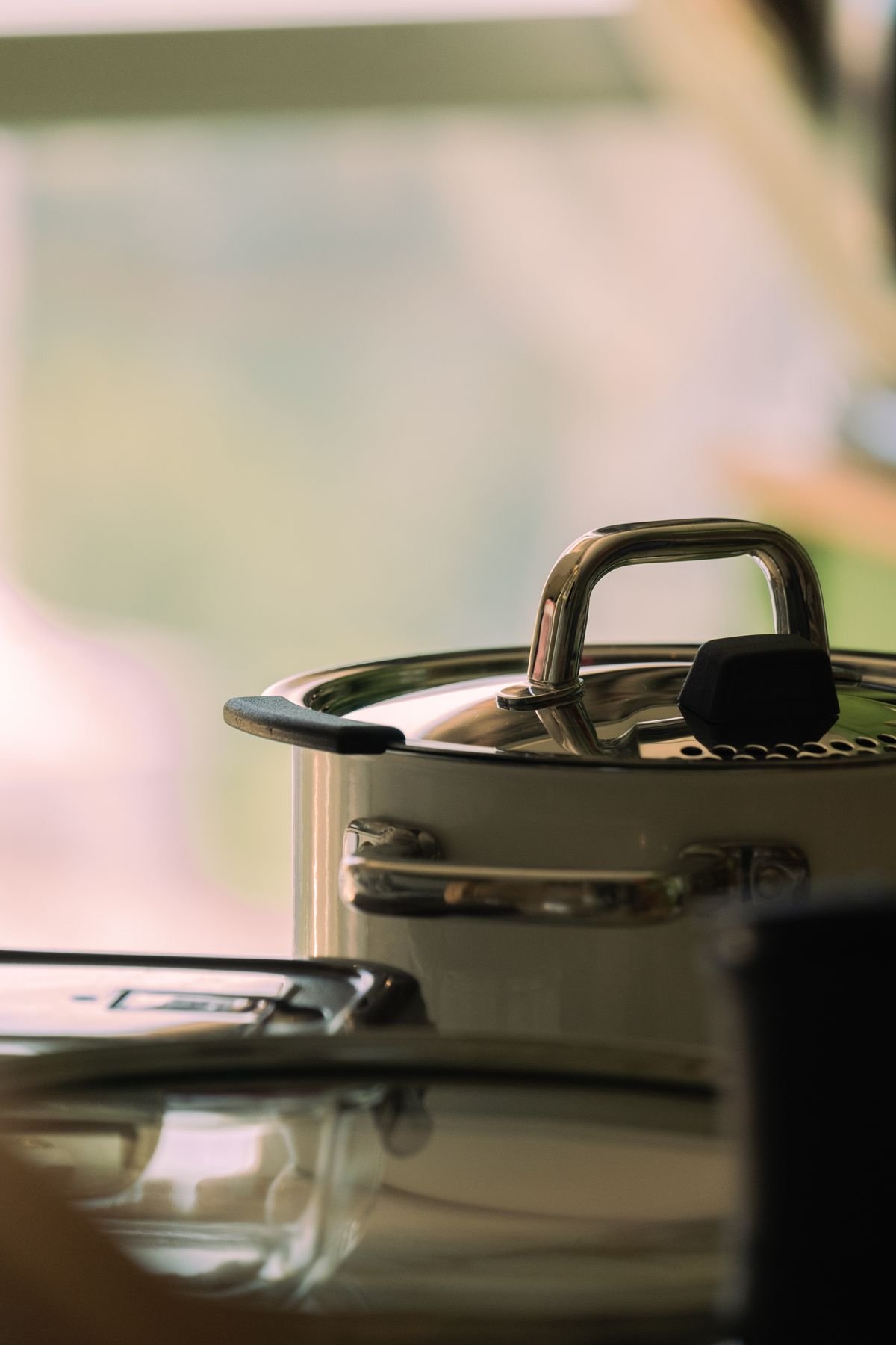 pexels-photo-18789103.jpeg Stainless Steel Pressure Cooker 5L - Image 1